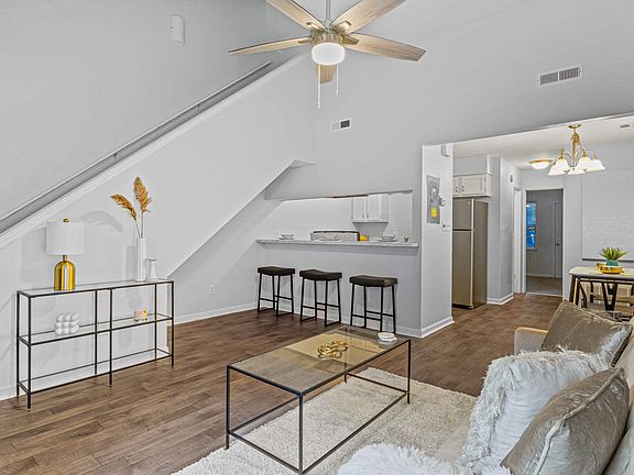 3rd image of 2391 Parrot Ln #36