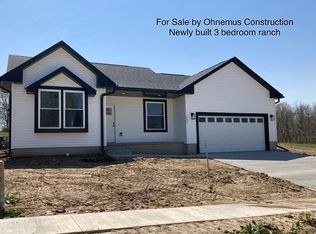 227 N View Ct, Hartford, IA 50118