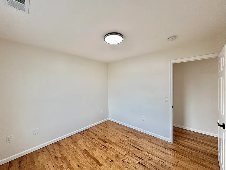 156 Ridgewood Ave #1 — Photo 8