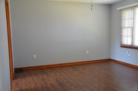 3rd image of 267 Ashley Dr