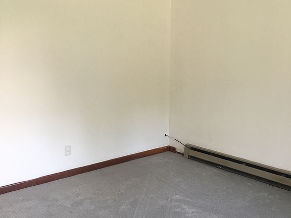 4th image of 135 Twin Oaks Dr