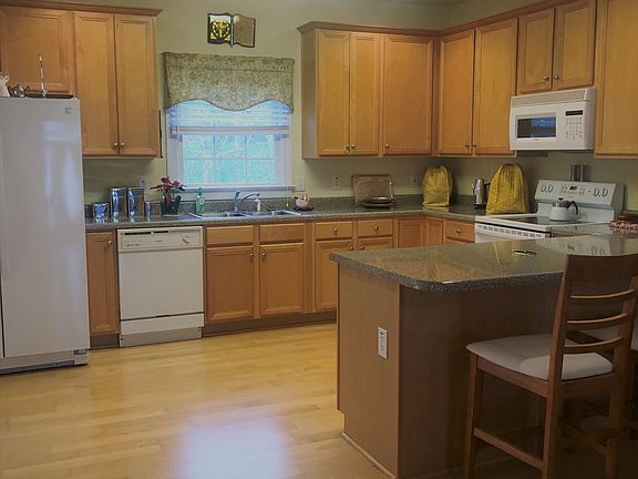 2nd image of 100 Fernwood Creek Ct