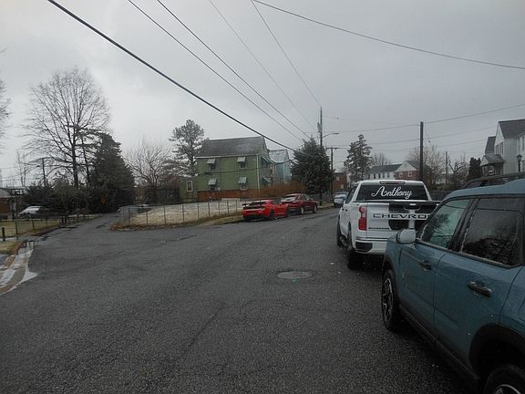 4th image of 110 Bungalow Ave