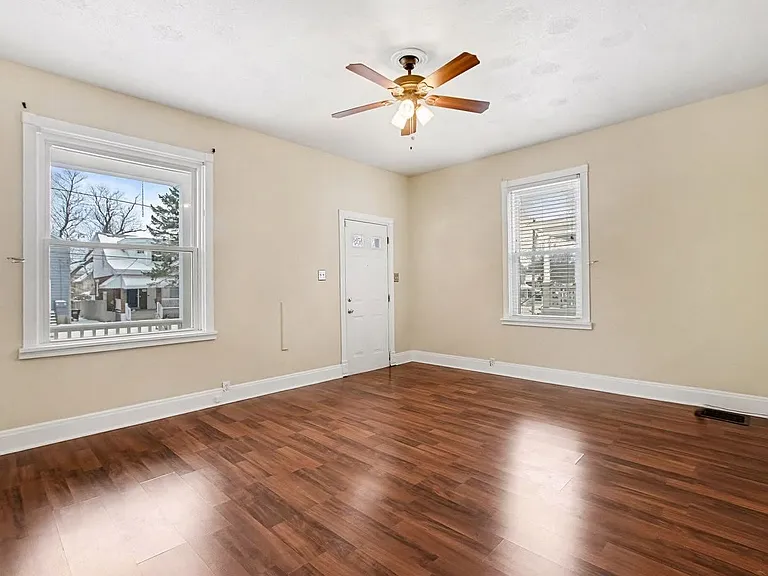 3933 Grove Ave — Photo 2