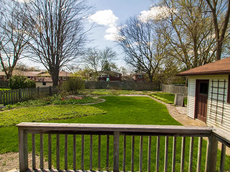 179 Burnside Dr #LOWER — Photo 23
