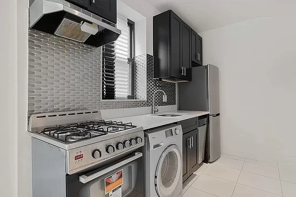 Rented by Vector New York, LLC | media 12