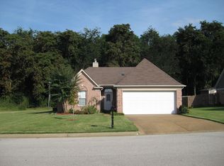 6210 Kingsview Dr, Horn Lake, MS 38637