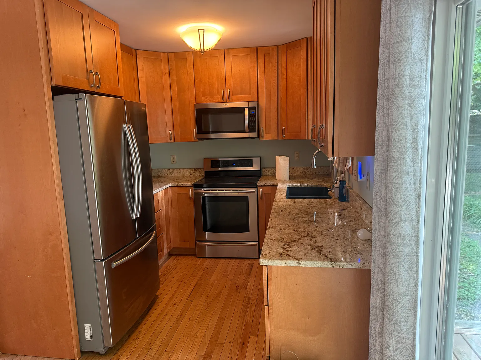 3 bed, 1702 sqft, $2,850 — Photo 4