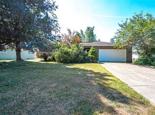 51 Marywood Dr, Depew, NY 14043