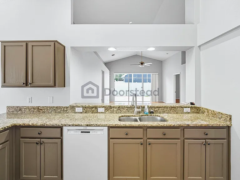 1256 Jasmine Lake Dr — Photo 7