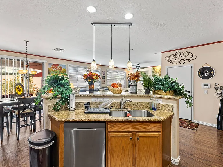 13632 W Acapulco Ln — Photo 8