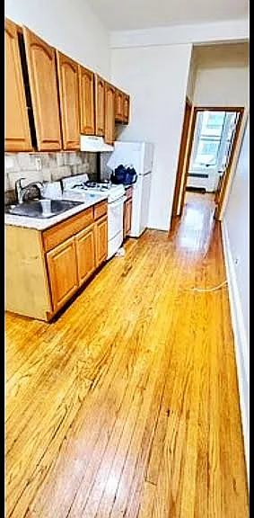 205 E 73rd St #10 — Photo 9