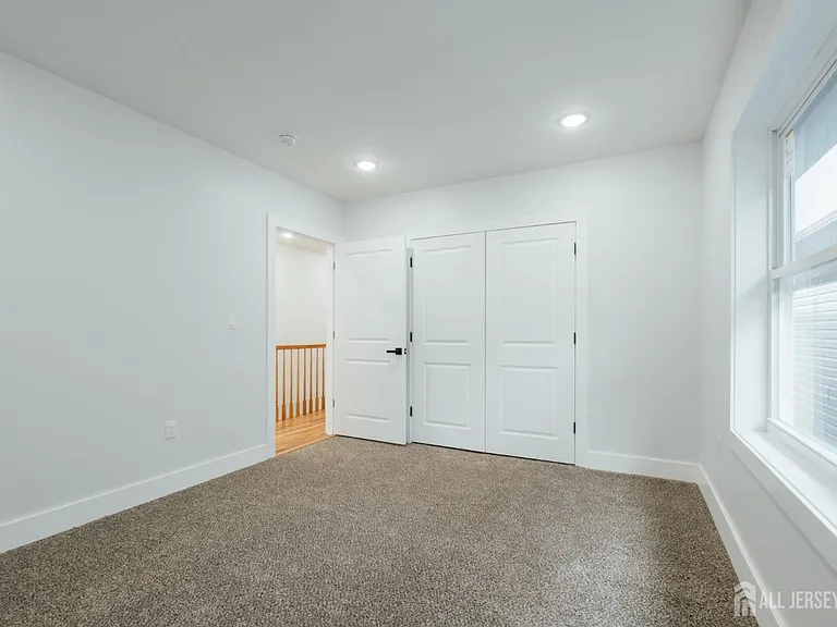 88 Hollywood Ave #2 — Photo 10