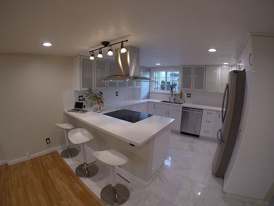 Center island kitchen 