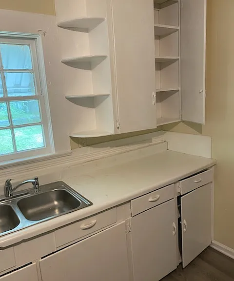 2418 Avenue H — Photo 6
