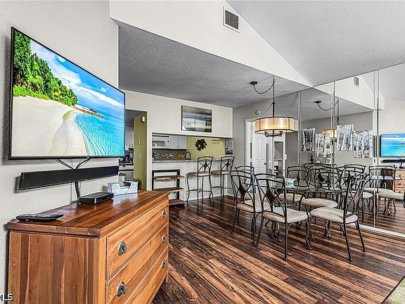 2nd image of 4140 Gunnison Ct Unit 622