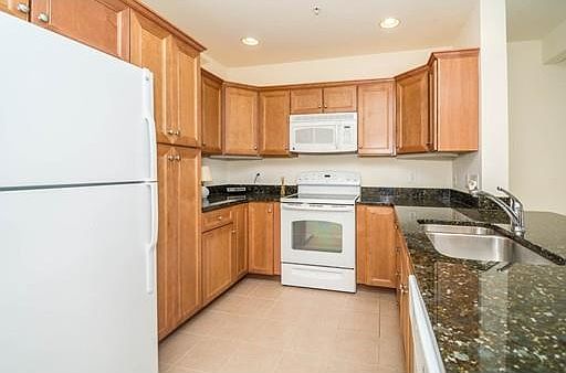 3rd image of 1326 Emerald Ct