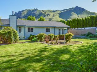 1360 Utah Ct, Wenatchee, WA 98801
