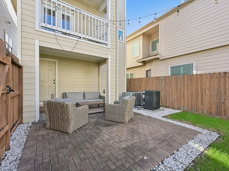 5736 Petty St — Photo 12