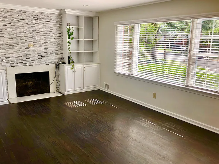 2341 N Dickerson St — Photo 4