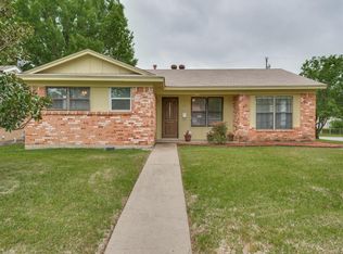 2626 Ridgewood St, Irving, TX 75062