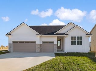 1435 NW Steven St, Waukee, IA 50263