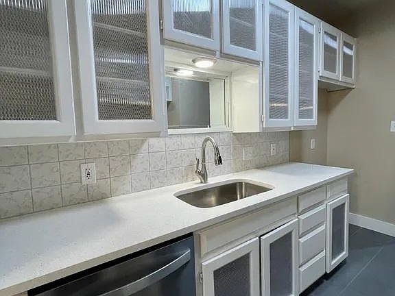 4th image of 530 Norwood Pl #19
