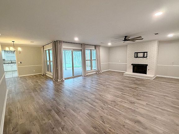 4th image of 1610 Hollow Ln
