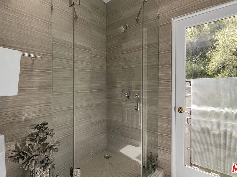 10023 Westwanda Dr — Photo 41