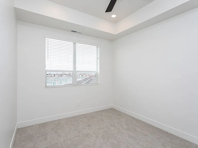 Wasatch View Apartments — Photo 32