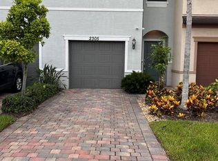 2305 Byron St, Palm Springs, FL 33406
