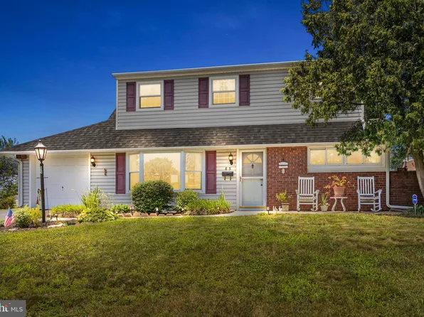 85 Cobalt Cross Rd, Levittown, PA 19057