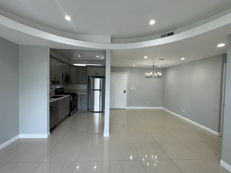 12222 Moorpark St #206 — Photo 11