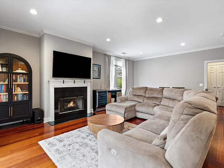 1056 W Lawrence Ave #2C — Photo 3
