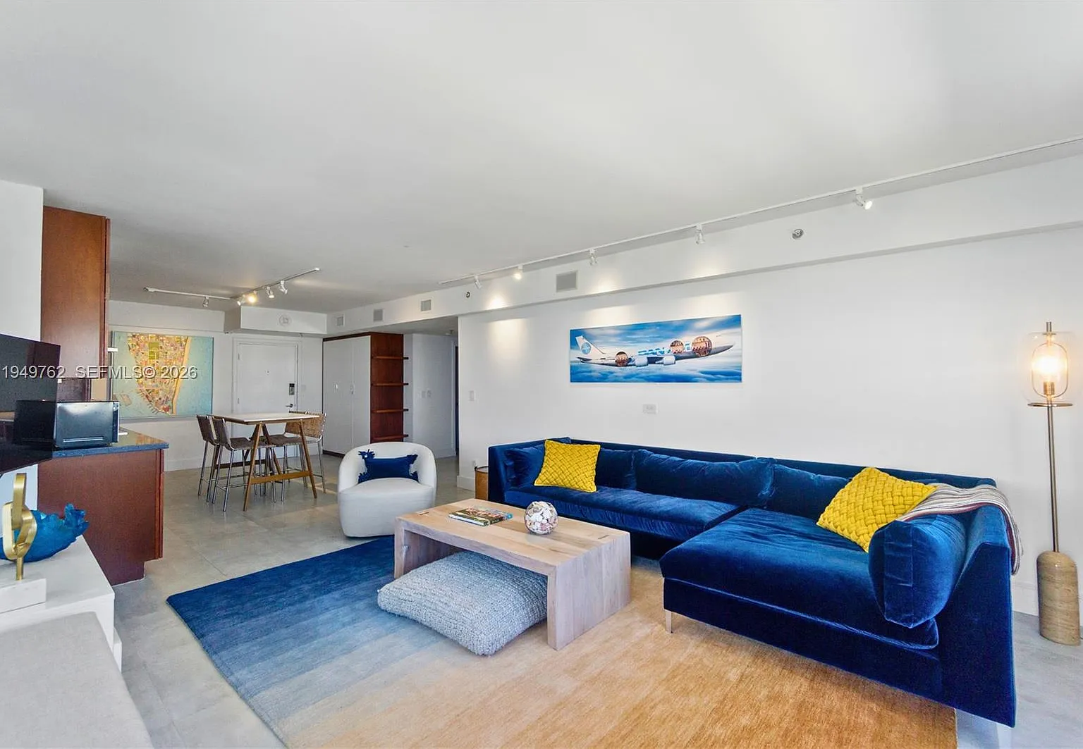 The Decoplage Condo — Photo 2