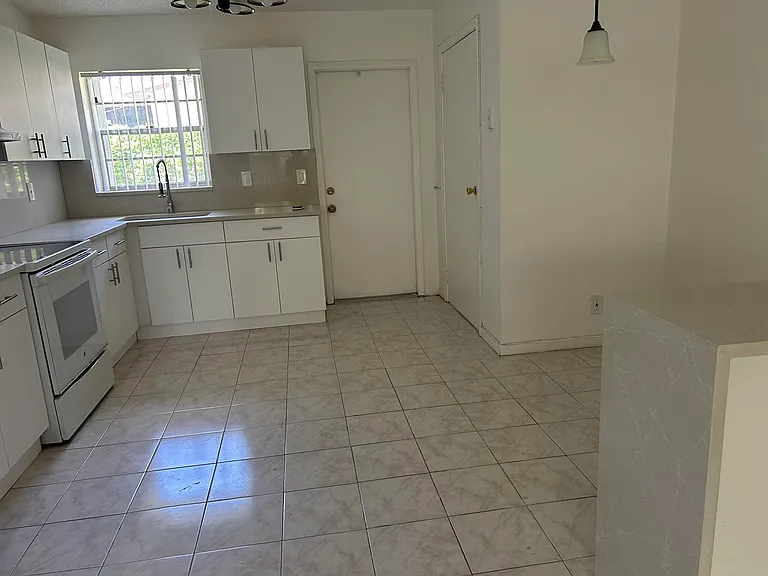 6140 SW 41st Ct #1 — Photo 17