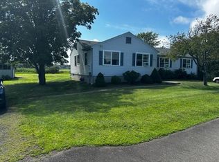 65 Summer St, Guilford, CT 06437