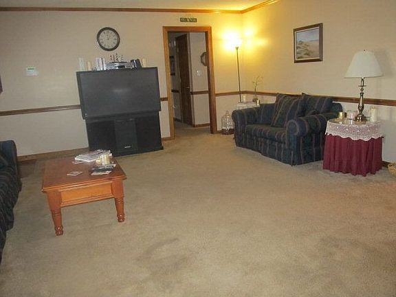 5th image of 102 Saddlewood Dr