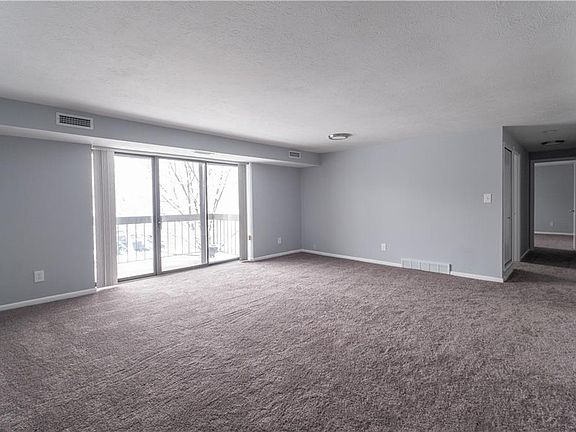 2nd image of 9560 Cove Dr Unit E5