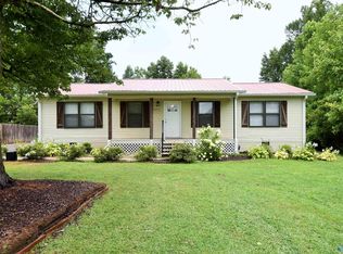 2020 Ridge Crest Dr, Guntersville, AL 35976