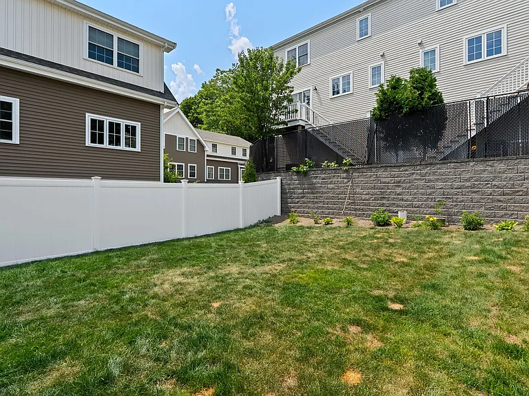 47 Garfield St #47 — Photo 16