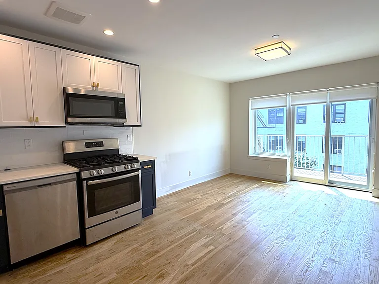 1704 Ocean Ave #6D — Photo 1