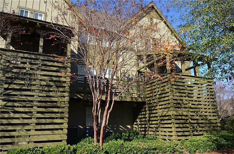 1st image of 650 Dekalb St Unit 2224