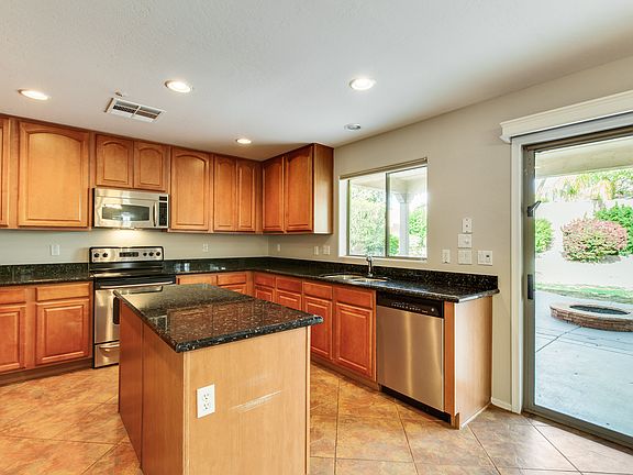 4th image of 12848 W Milton Dr