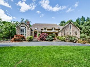 2 Wood Stone Rd, Chester, NJ 07930