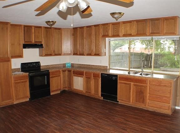 2nd image of 2702 Santa Anna Dr