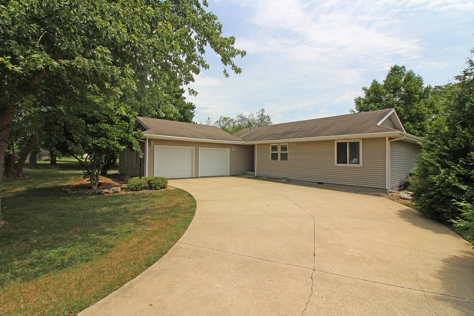 1114 S Spring Lake Rd photo 1
