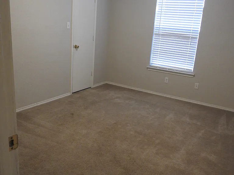 2094 Colt Ct — Photo 9