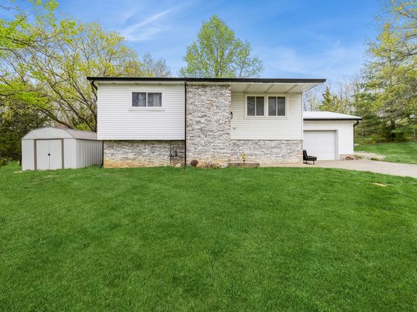 520 Lakeview Dr, Lamoni, IA 50140