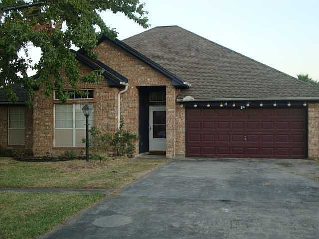 1st image of 2321 Pecan St